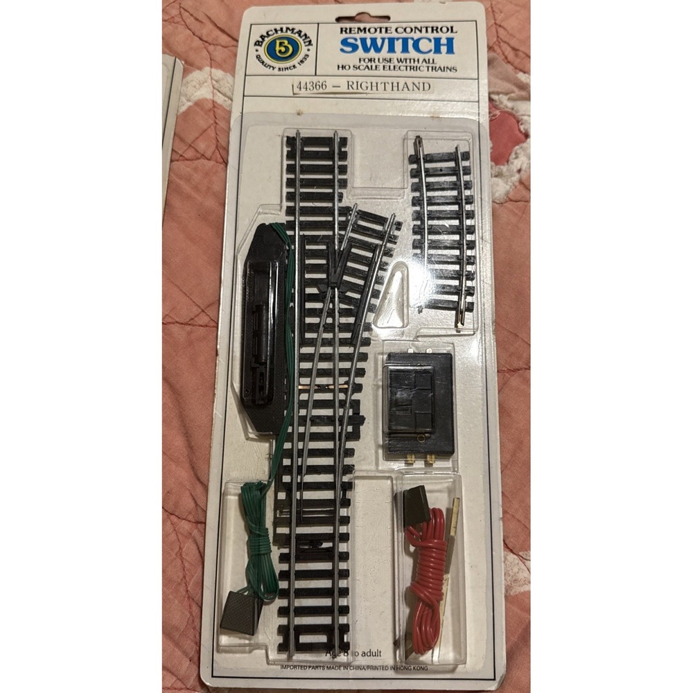 HO Scale, Bachmann, RIGHT 44366 Remote Control Switch & LEFT MISC. Parts NEW